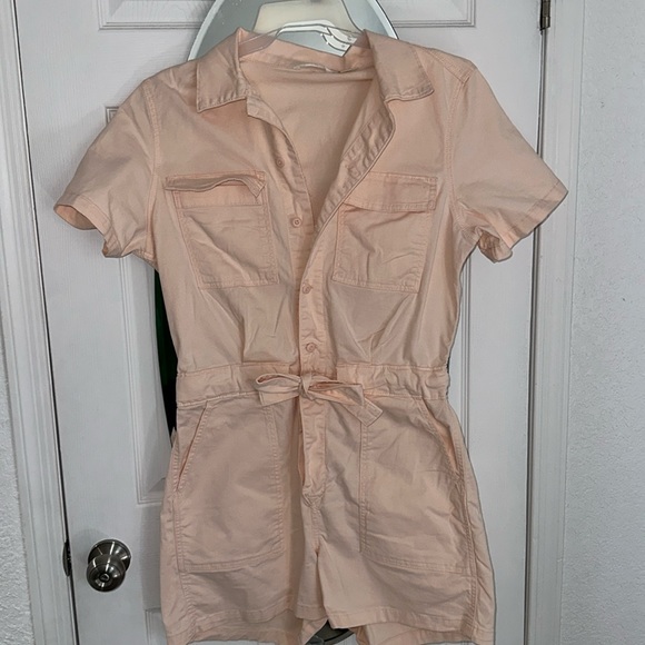 Levi’s women’s romper. Size Large 🌸🌸🌸 - Picture 1 of 4
